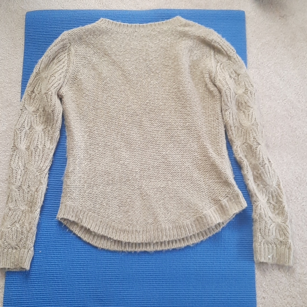 Sweater - Picture 6 of 6